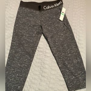 Calvin Klein capri leggings, Performance. Size L. Black heather color. NWT